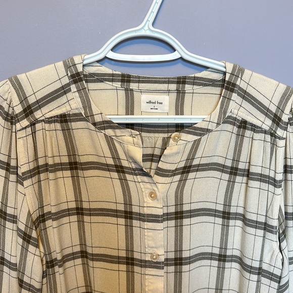 Aritzia Wilfred Free Women Long Sleeve Button Down Shirt - Picture 3 of 10